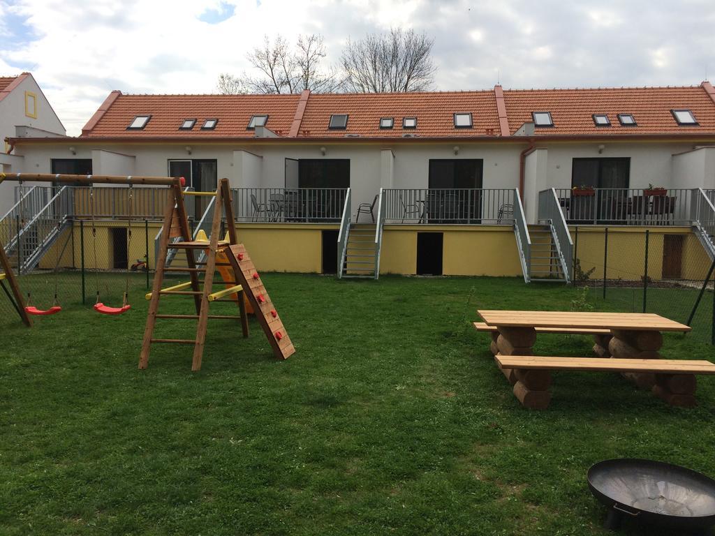 Apartmany Hlohovec Exterior foto